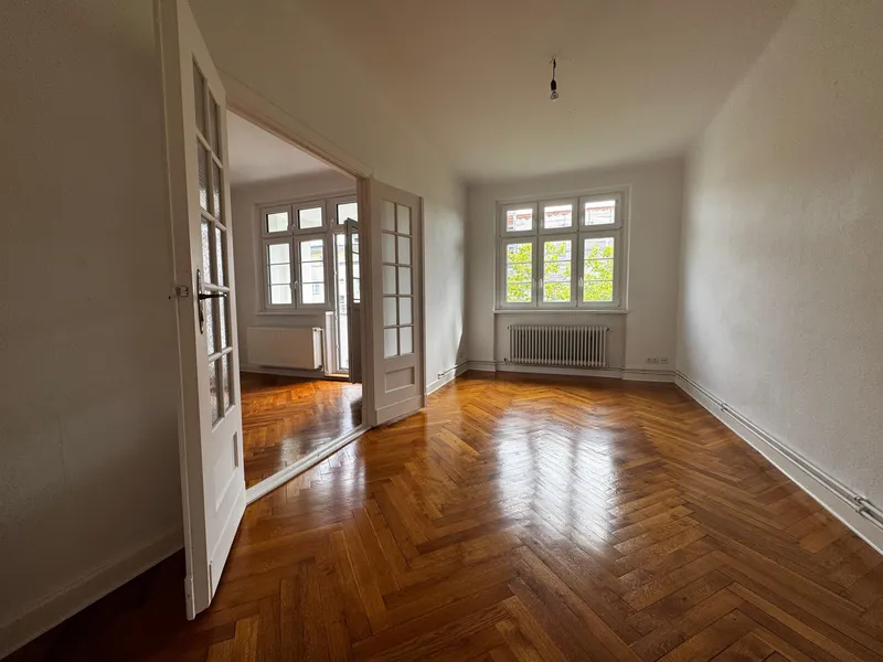 Großzügige 4,5-Zimmer-Altbauwohnung mit Balkon und Einbauküche in Berlin-Steglitz — photo 1